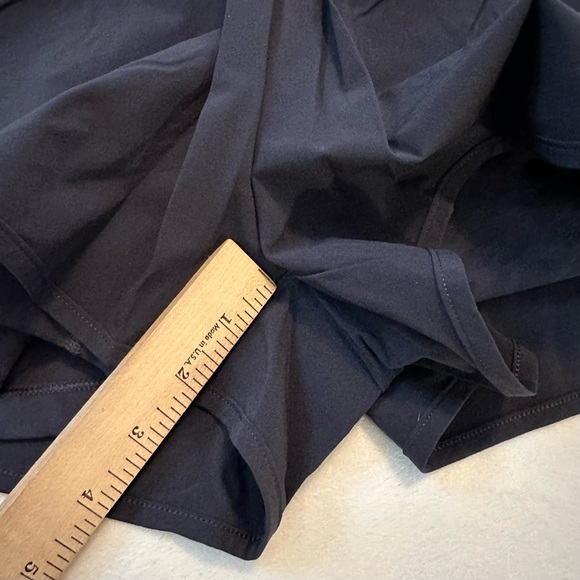 Peloton Double Layer Run Shorts Women’s M Navy Blue Running Track Field Sports - Picture 6 of 8